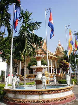 Wat Kraom.  Pchum Ben 2009.  Buddhist Temple in SihanoukVille, Cambodia.