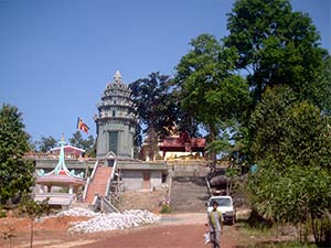 wat kraom, 2006 khmer new year.  buddhist temple in sihanoukville, cambodia.
