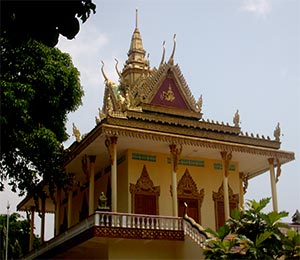 Wat Leu in 2006.  Buddhist Temple in SihanoukVille, Cambodia.  Monks.