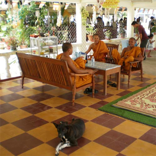 Wat Kraom.  Khmer New Year 2009.  Buddhist Temple in SihanoukVille, Cambodia.