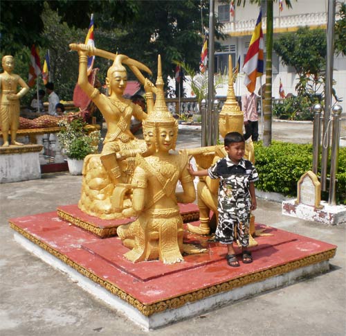 Wat Kraom.  Khmer New Year 2009.  Buddhist Temple in SihanoukVille, Cambodia.