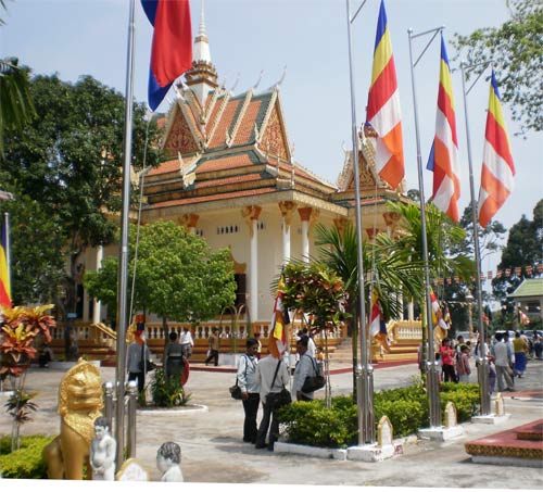 Wat Kraom.  Khmer New Year 2009.  Buddhist Temple in SihanoukVille, Cambodia.