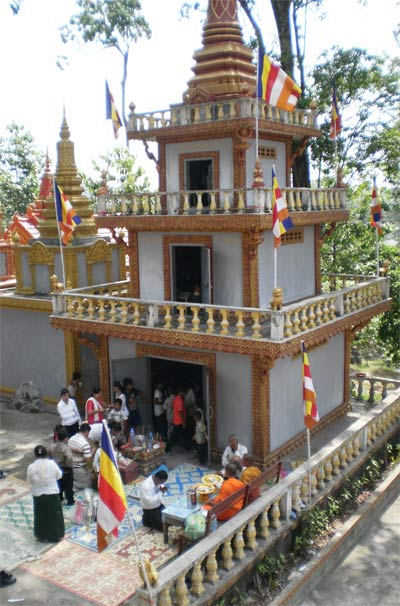 Wat Kraom.  Khmer New Year 2009.  Buddhist Temple in SihanoukVille, Cambodia.